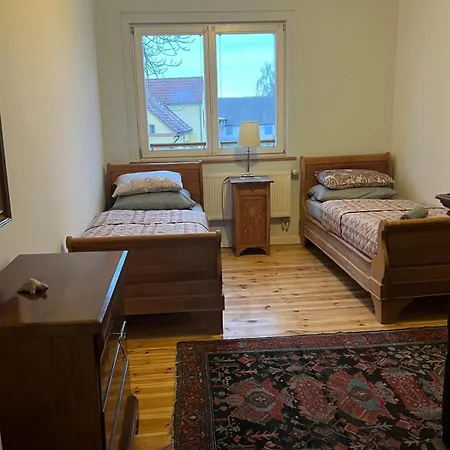 Rim 4 Raeume 3 Schlafzimmer 1 Wohnzimmer In 1 Og 100 Qm *